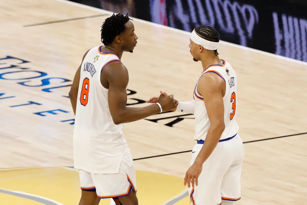 chas_post23's tweet photo. The #Knicks stormed back from a double-digit deficit to defeat the #Spurs 105-95 in Game 1 of the NBA Finals!

Read the recap of the Game 1 thriller on Sports Posts.
https://t.co/H54iOp9tfg https://t.co/r7VsZIKw9q