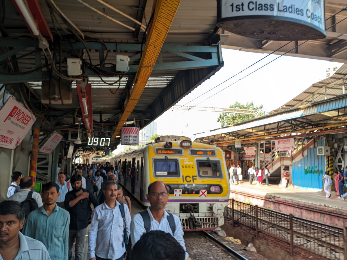 arpan355's tweet photo. Ex Northern Rly,Delhi now Western Rly,Mumbai Medha EMU Local asChurchgate 12S .In 2019 NR transferred 2 Medha EMU frm Ghaziabad 2 Virar Carshed 6057/58 &amp; 6061/62 having Pink face which WR painted it 2 yellow n modified  Vendors coach to ladies 2nd class &amp; 2nd class to 1st class https://t.co/aFTAm1YIlA
