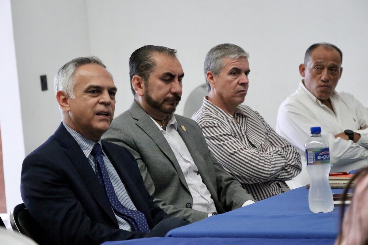 chrisenriquezh's tweet photo. En el @PANIrapuato seguimos construyendo puentes por el bien de nuestra ciudad.
Nos reunimos con la Mesa de Seguridad Ciudadana A.C. para dialogar y sumar esfuerzos en favor de la paz, la seguridad y el bienestar de las familias irapuatenses.
En @AccionNacional siempre habrá apertura para trabajar con ciudadanos y asociaciones que quieran aportar de manera positiva a #Irapuato.