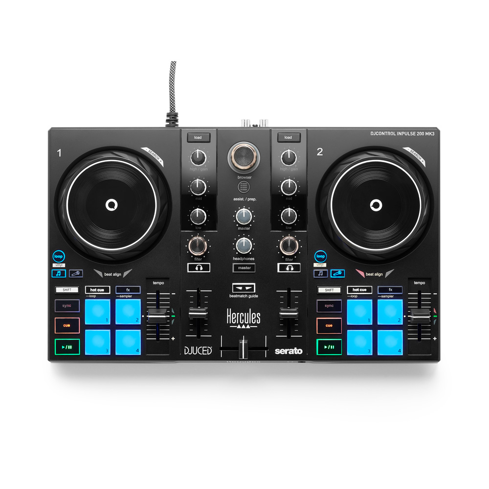 djnewsjp's tweet photo. 【新製品】Herculesよりserato対応のコントローラーINPULSE 200 MK3が登場。mk3に進化し、ステムが使いやすいように♫と🎤ボタンが追加（loopサイズのボタンと置き換え）。またSTEMSボタンもfxボタンに置き換えられています。現在Amazon限定で発売中。価格は22,800円。（水色パッドがmk2） https://t.co/aYc3sq1DRr
