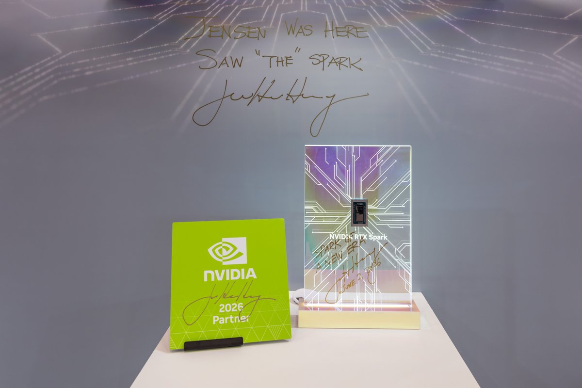 MediaTek's tweet photo. As #COMPUTEX2026 comes to a close, MediaTek's vision of AI Without Limits has been on full display.

From Data Center and Personal Computing to Smartphone AI, IoT, Automotive, Connectivity, Displays, Mobile, and emerging 6G technologies, the MediaTek booth showcased how AI is advancing from the edge to the cloud.

Learn more: https://t.co/pxIbdsjN4U