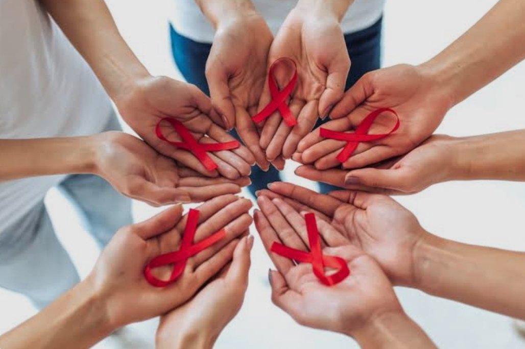 MandelaTb's tweet photo. @JoshuaO66332521 @NEPHAKKENYA @HennetKenya @MOH_Kenya @NASCOP @NTLDKenya @nsdcc_kenya @gnpplus @UNAIDS #Endingstigma needs more than speeches. Duty bearers must fund #communityled responses, expand access to #HIV & #TB services &act with urgency because lives cannot wait. #EndAIDS #YesWeCanEndTB #HealthForAll https://t.co/uyLu7lLllU