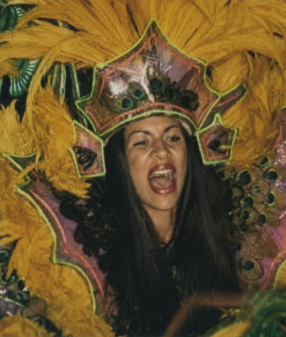 garantido639162's tweet photo. Memórias do Festival - 2001.
Itens do Bloco B.
Porta Estandarte: Lilian Linhares. 🚩
Sinhazinha: Vanessa Gonçalves. 🪭 
Rainha do Folclore: Polly Anna Azevedo. 👑
Cunhã Poranga: Alessandra Brasileiro. 🏹
#FestivaldeParintins https://t.co/dh3gLLGk2r