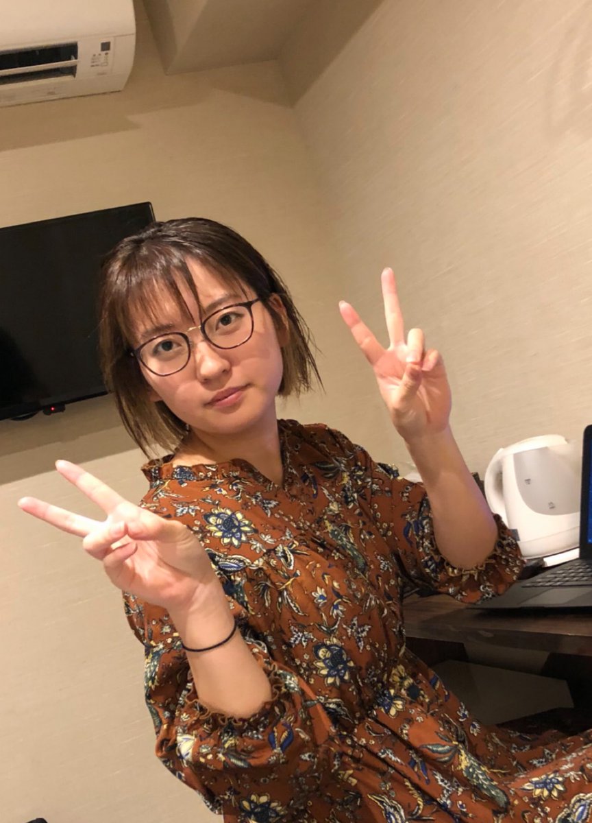 f_ww2z's tweet photo. 骨は度胸がなく切れてないけど
ノーマルの輪郭別人😂😂😂 https://t.co/5xSrpV9P92