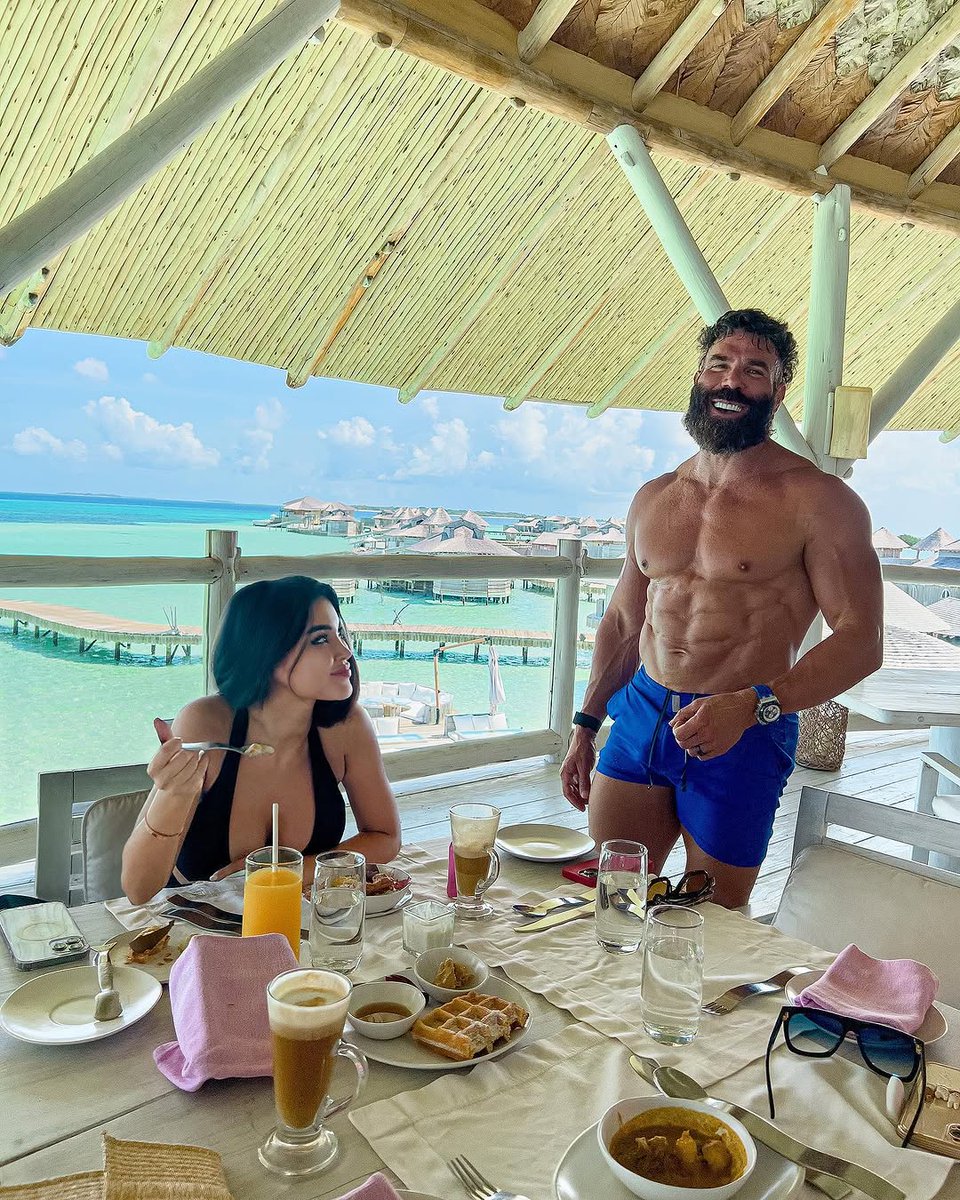 danbilzerian463's tweet photo. You get what you expect https://t.co/c31RIEa9ua