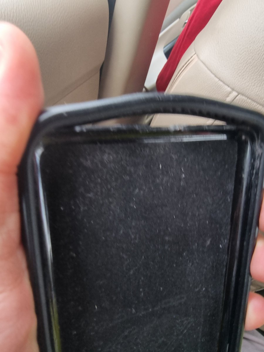 tinyhaathi's tweet photo. Hey, Previous grip caes used to go along for 2-3 years easy but this current cases bought last year got damaged very early, any suggestions how to fix it without ruining it?
@dbrand https://t.co/WZwNAJU71U
