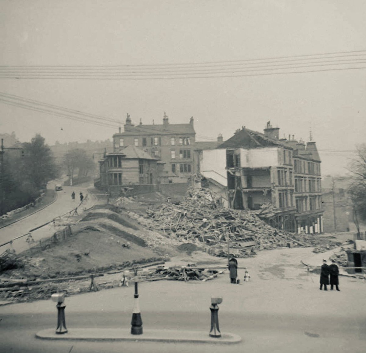 TargetClydeside's tweet photo. @janetpontin @is_glasgow A Parachute Mine landed on what was a hotel at 83 Kelvin Drive. It went through a skylight and was suspended by the parachute, thankfully it didn't explode. The 2nd Parachute Mine that was dropped by this plane exploded at Wilton St/Queen Margaret Drive killing 5 people. https://t.co/MpaOA5f579
