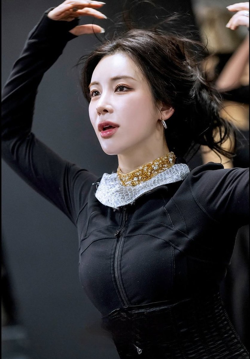 rp__0216's tweet photo. 대체 물랑때 무슨일이 일어나고잇엇나요..?(주어:미모 https://t.co/7YgsGesdgk