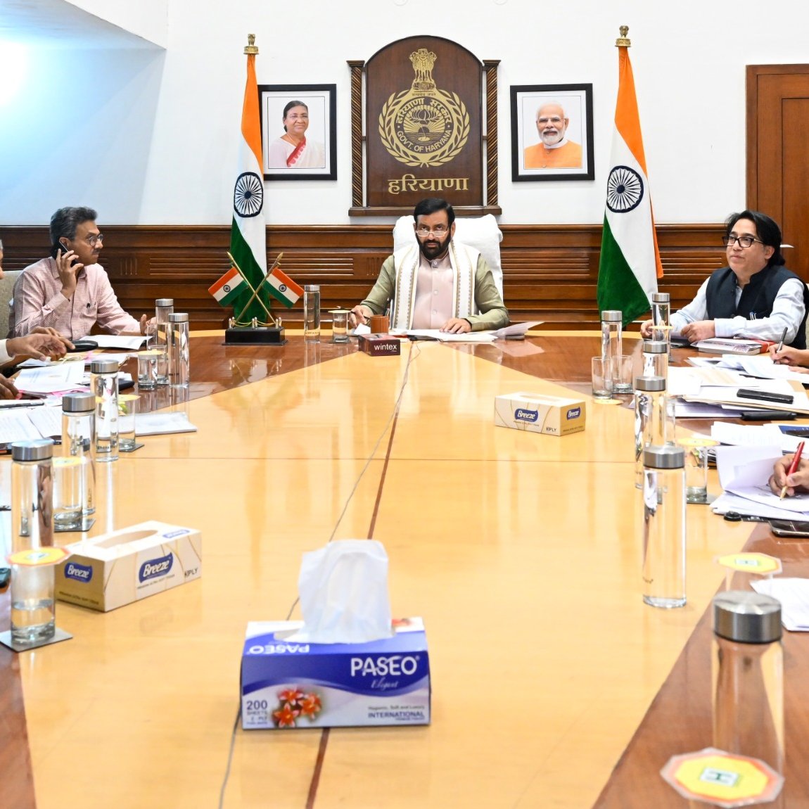 InfrageoHaryana's tweet photo. 🚨Haryana to widen all 12-foot roads to 18 feet by March 2027.
Directive was issued during a review meeting on the five-year roadmap and action plan of the PWD (Buildings and Roads) under Haryana Vision-2047. https://t.co/FXpEUIRxby