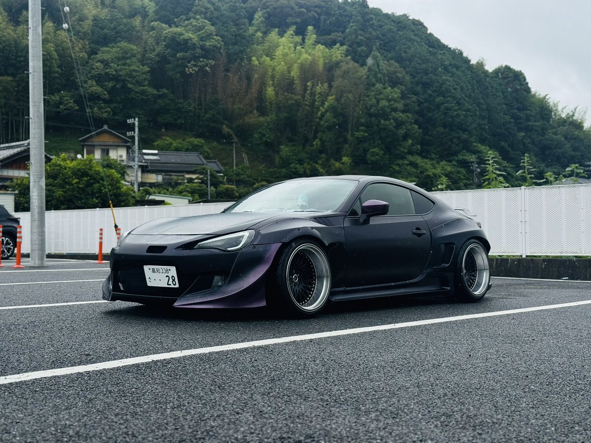S_suzumoti's tweet photo. 新しいカラーリングのデザイン考えながらドライブ🚗³₃カラー変更と同時にバーチャルウィングも付ける予定だから結構いかつめの方が良さそう🤔✨
#BRZ #zc6
#ロケバニ #パンデムv3 #KUHL #KUHLracing #ings #VLAND #valenti #深リム #スポ車 #高知 #iPhoneふぉと #86好きと繋がりたい #BRZ好きと繋がりたい #スポ車好きと繋がりたい #車好きと繋がりたい