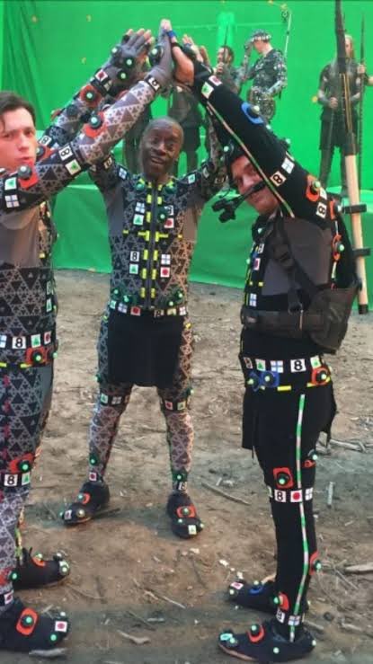 JeyffDeFish's tweet photo. @PogChampBuu Aint no way bro see bts shitty leak footage and said "yea movie aint real" what a re 🤣 

Oh wow just look how real this is guys! Amazing film making omg!! Beautiful shade of green background and cool dots suit which DEFINITELY in the final product!!! https://t.co/AOdZb2M8Qk