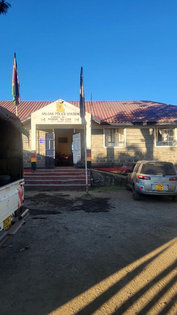 _Sakko's tweet photo. nashikwa juu ya speed tu . Walahi polisi wa Kenya wanafaa maombi . https://t.co/Ovzt5vqkuS
