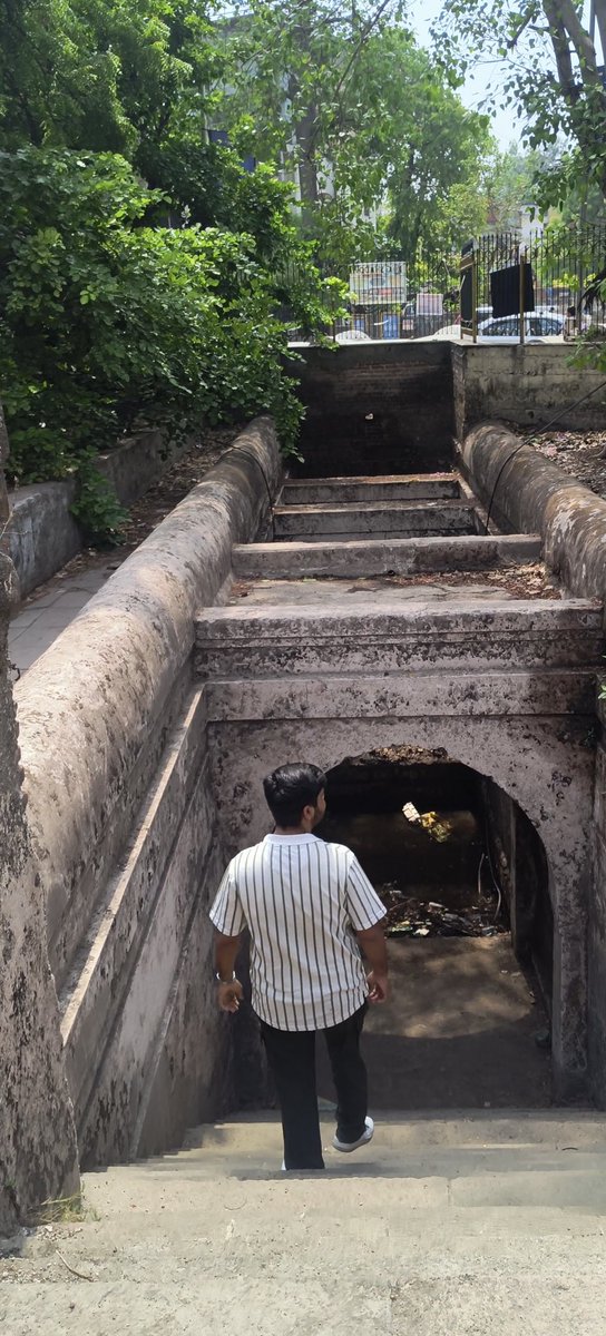 RamdootRestores's tweet photo. If Ahmedabad doesn’t wake up now, this centuries-old stepwell on an ancient trade route could disappear forever.

Once built to provide water and shelter to traders travelling between Ahmedabad and Surat, Uttam Nagar Vav now lies buried under debris and neglect.

This Sunday, 7th June, at 7:00 AM, Team Ramdoot Restores will begin its cleanup and conservation drive at Uttam Nagar Vav, Maninagar, Ahmedabad.

We don’t need your money. We need your support.

Share this post, spread the word, and if you’re in Ahmedabad, join us on the ground. @RamdootRestores 

📝 Volunteer Registration Form:
https://t.co/r7cJeZ1iBG