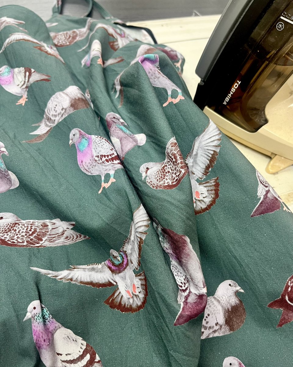 ys_aviary's tweet photo. 明日これ着てこー
いつもは洗い晒しで着てるんだけど
アイロンしたらと夫に言われ😂 https://t.co/pz7FXvNYdJ