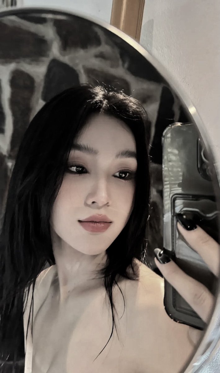 AKSARASILA's tweet photo. ㅤ
ㅤ
📍 𝗕𝗔𝗦𝗧𝗜𝗘𝗡 𝗛𝗢𝗧𝗘𝗟  
5 Juni 2026 ┊ 11:27
⸻ 

Dalam rangka menjajah hotel pacar sendiri. 🫣 Kamar mandinya juara banget hihihi.
ㅤ
ㅤ https://t.co/wea01XJI4h