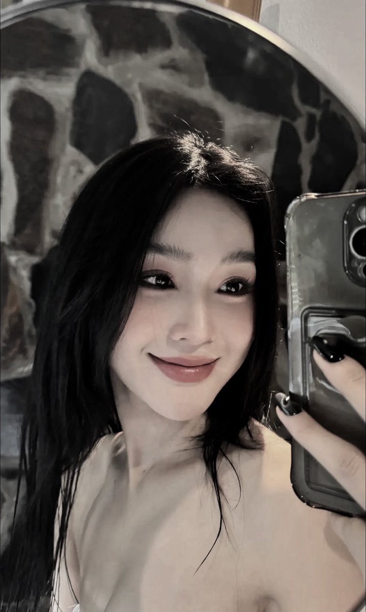 AKSARASILA's tweet photo. ㅤ
ㅤ
📍 𝗕𝗔𝗦𝗧𝗜𝗘𝗡 𝗛𝗢𝗧𝗘𝗟  
5 Juni 2026 ┊ 11:27
⸻ 

Dalam rangka menjajah hotel pacar sendiri. 🫣 Kamar mandinya juara banget hihihi.
ㅤ
ㅤ https://t.co/wea01XJI4h