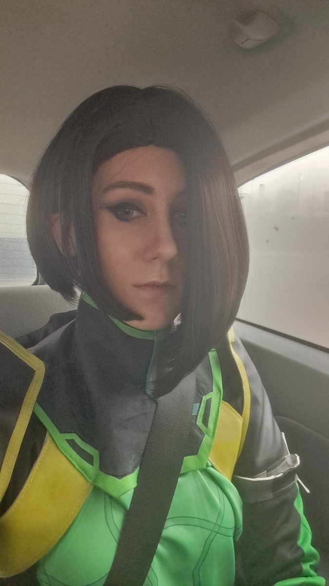 LeuchteAlex's tweet photo. @MiomeiVT Wir müssen mal zusammen viper cosplayen owo https://t.co/k05CaHwxyb