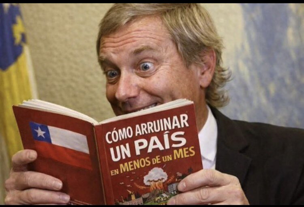 espartiata369's tweet photo. TIENE LA CAGÁ.
NO SABE QUE HACER.
NO SABE DIRIGIR.
LO MEJOR ES QUE RENUNCIE, NADIE LO QUIERE. https://t.co/14Fd5VUO2W