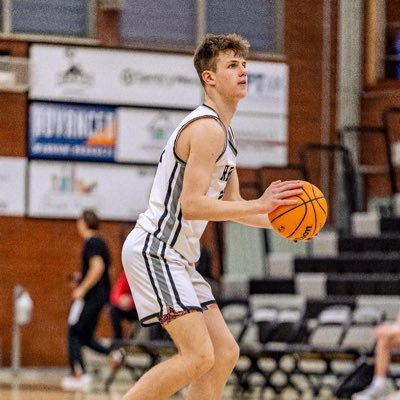 RunninHoopsPod's tweet photo. Podcast late night sleuthing: 

Utah has added former Highland High forward Grayson Gaddis to the roster. Gaddis spent his first two seasons in college at Montana St. (one RS, and very limited action last year). #Utes #GoUtes #RunninUtes

https://t.co/n6fhT4hVUD https://t.co/z8nopJcviO