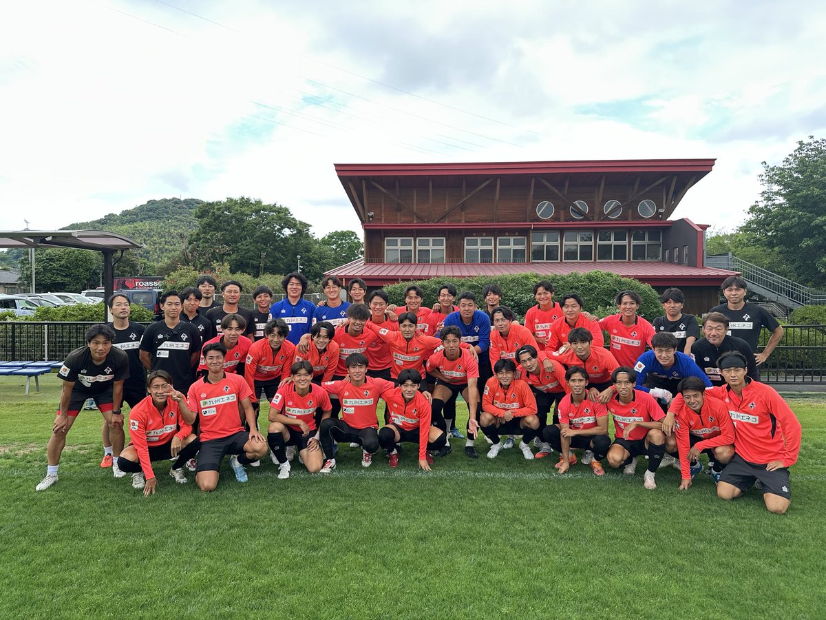 roassoofficial's tweet photo. 【トップチーム】
明日6/6（土）は百年構想リーグの最終戦🔥
プレーオフラウンド第2戦はSC相模原とアウェイで対戦します。
全員でのトレーニングは本日が最終日でした⚽

明日も勝利を届けられるよう、一丸となり闘��ます💥
皆様のご声援をよろしくお願いいたします！
 
🏆明治安田J2・J3百年構想リーグ プレーオフラウンド 第2戦
🆚 SC相模原
🗓 6/6 14:00キックオフ
🏟 相模原ギオンスタジアム
 
プレーオフラウンド第2戦（相模原戦）以降はオフ���なりますので、チームトレーニングはございません。
チーム始動日は決定次第、お知らせいたします。
オフ期間中のチーム宛送付物の選手・スタッフへのお渡しは、チーム始動日以降となりますのでご了解ください。

#ロアッソ熊本
#やりきれだしきれつかみとれ
