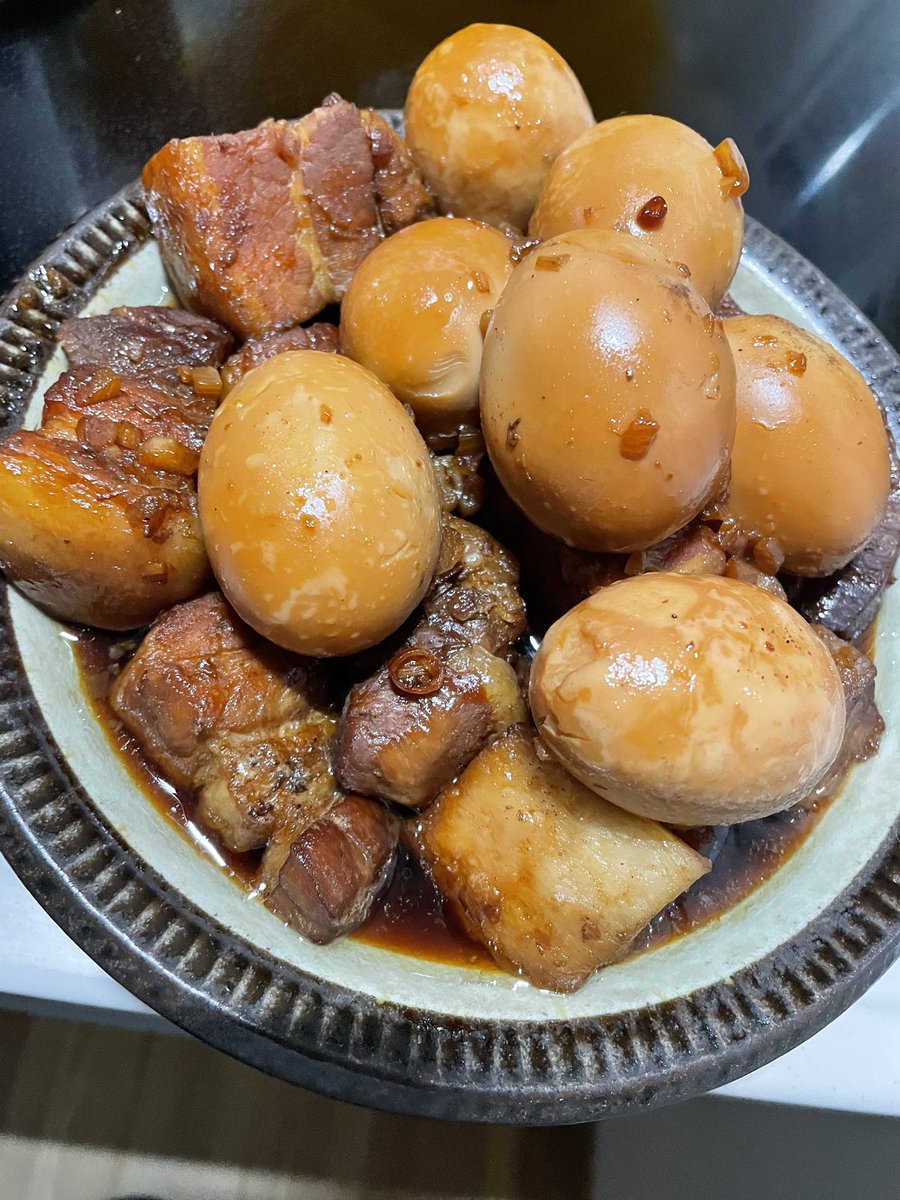 _8_dad_'s tweet photo. 今日は何となく有休、やる事無かったから、安く買えたウィルキンソンジンジャエール(甘口)を2本使って角煮を作りました、旨くできた✨ https://t.co/TbfBqQ4DN6