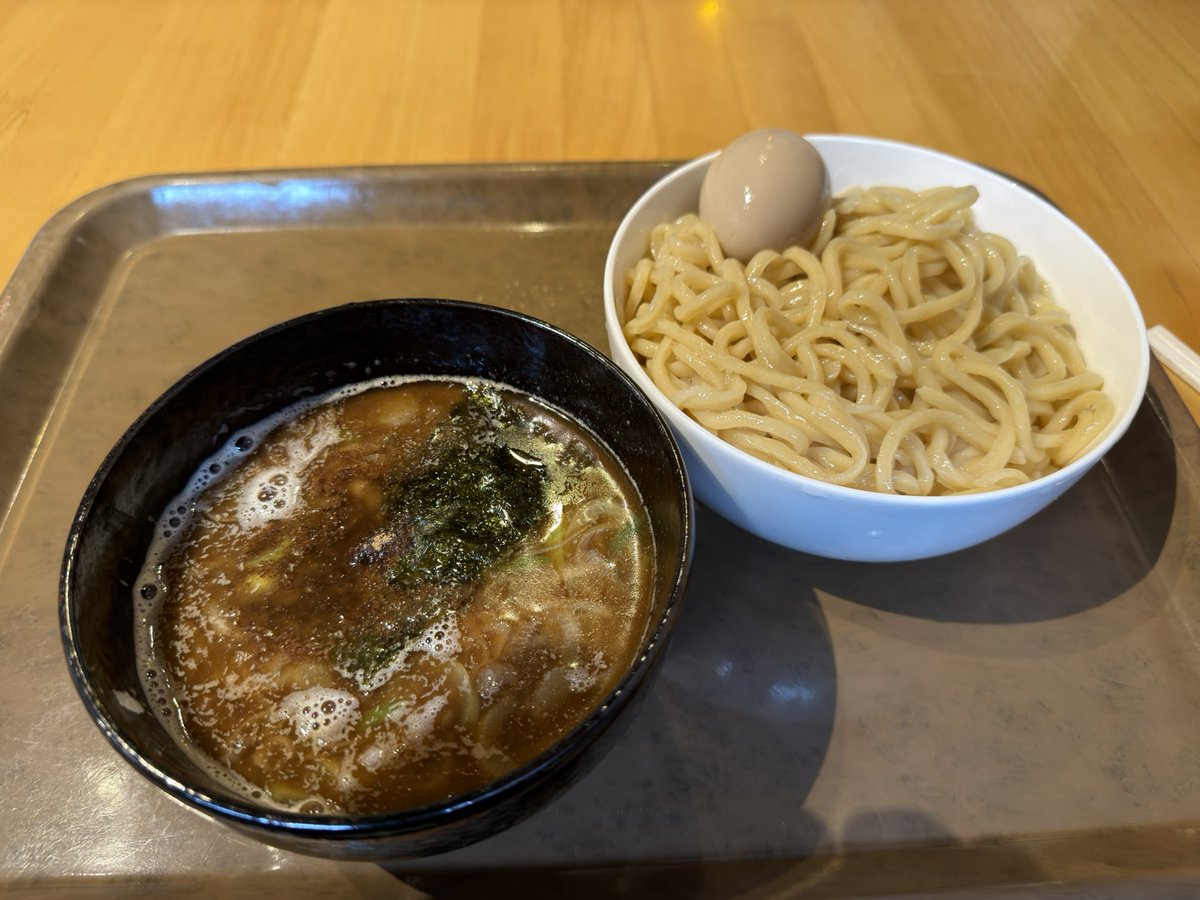 shimodanorikazu's tweet photo. つけ麺(中300g)+半熟味玉
つけ麺　中華そば　清勝丸@南大沢

ザラっとした魚のつけ汁は自分好み。香り豊かな太麺とのマッチング！うまい！
麺は太麺と細麺が選べる。 https://t.co/NlADQ7oMtK