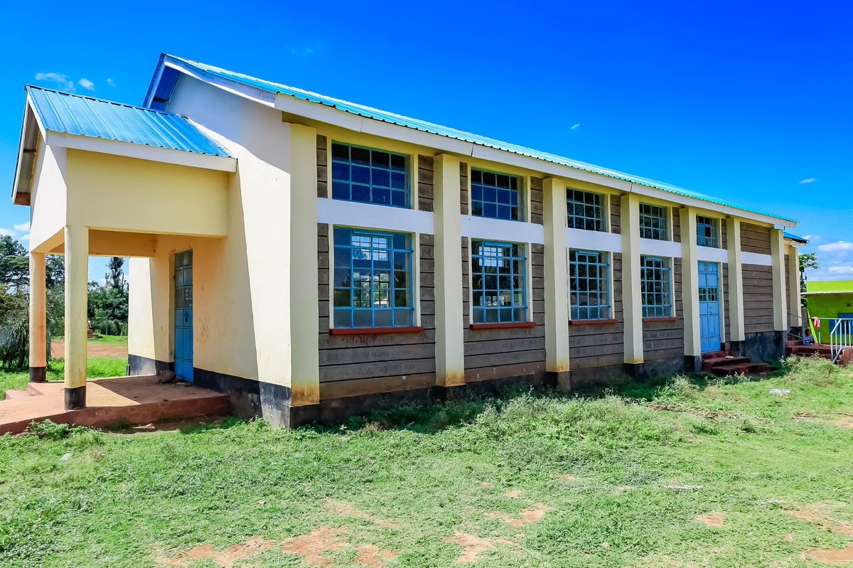 County_20's tweet photo. Governor @AnneWaiguru has constructed 11 modern social halls across Kirinyaga County to provide residents with dignified spaces for community gatherings, public meetings and cultural activities.  #WiraWarie #FinishingStrong #KaziIongee https://t.co/TcDVmSSGfF
