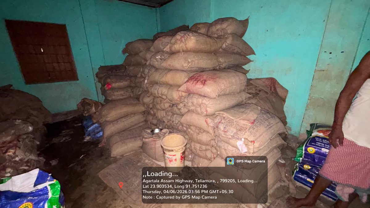 dmkhowai's tweet photo. Mungiakami Field Inspection | 04.06.2026
Visited FPS, petroleum and LPG agencies to review stock availability and ensure uninterrupted supply of essential commodities to the public.
#FieldInspection #EssentialCommodities #FuelSupply #LPG #Mungiakami #GoodGovernance https://t.co/KPcXBO9RGn