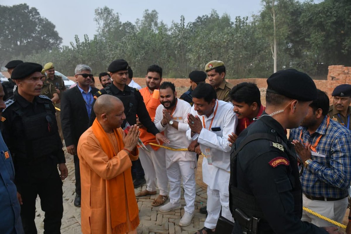 mbdpradeepkumar's tweet photo. उत्तर प्रदेश को सुशासन, सुरक्षा, विकास और सांस्कृतिक गौरव की नई पहचान दिलाने वाले  लोकप्रिय माननीय मुख्यमंत्री श्री @myogiadityanath  जी आपको जन्मदिन की हार्दिक बधाई एवं अनंत शुभकामनाएं।

प्रभु श्रीराम से आपके उत्तम स्वास्थ्य, दीर्घायु एवं यशस्वी जीवन की मंगल कामना करता हूँ।। https://t.co/4CKX2Af34j