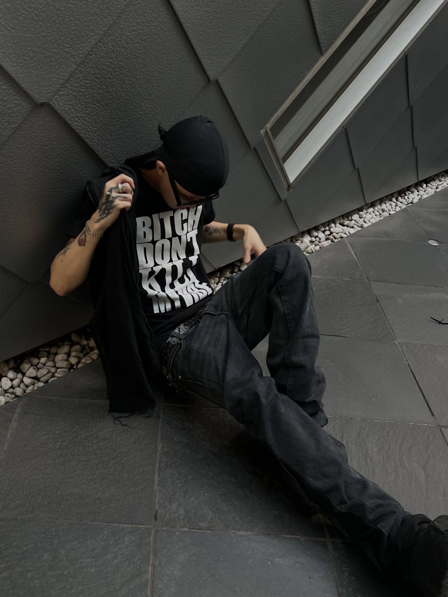kris_2x1's tweet photo. 作ったtext tee outfitめっちゃいい感じ https://t.co/VPGDFPJcG0