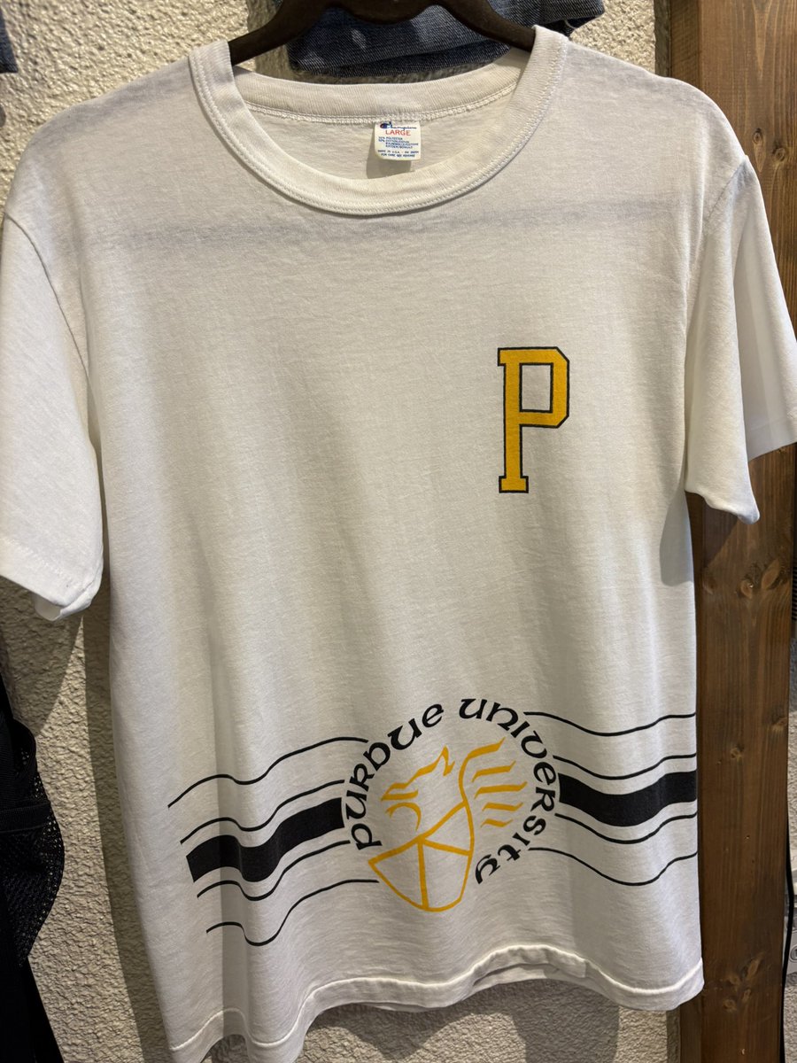 Champion トレントン大学 '76 シャツ L バータグ中期　ビンテージ Champion 1980sビンテージです♪ トリコタグ インディアナ州にある