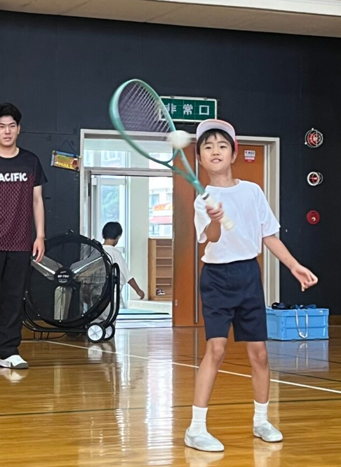 GIFUNITE's tweet photo. 6月4日に #岐阜スゥープス と #太平洋工業ソフトテニス部 の選手たちが「笠松町立笠松小学校」を訪問し、体育の時間で一緒に運動遊びをしました！

#GIFUNITE #つよいぞぎふっ子プロジェクト #ACP https://t.co/TijiXA0zrL