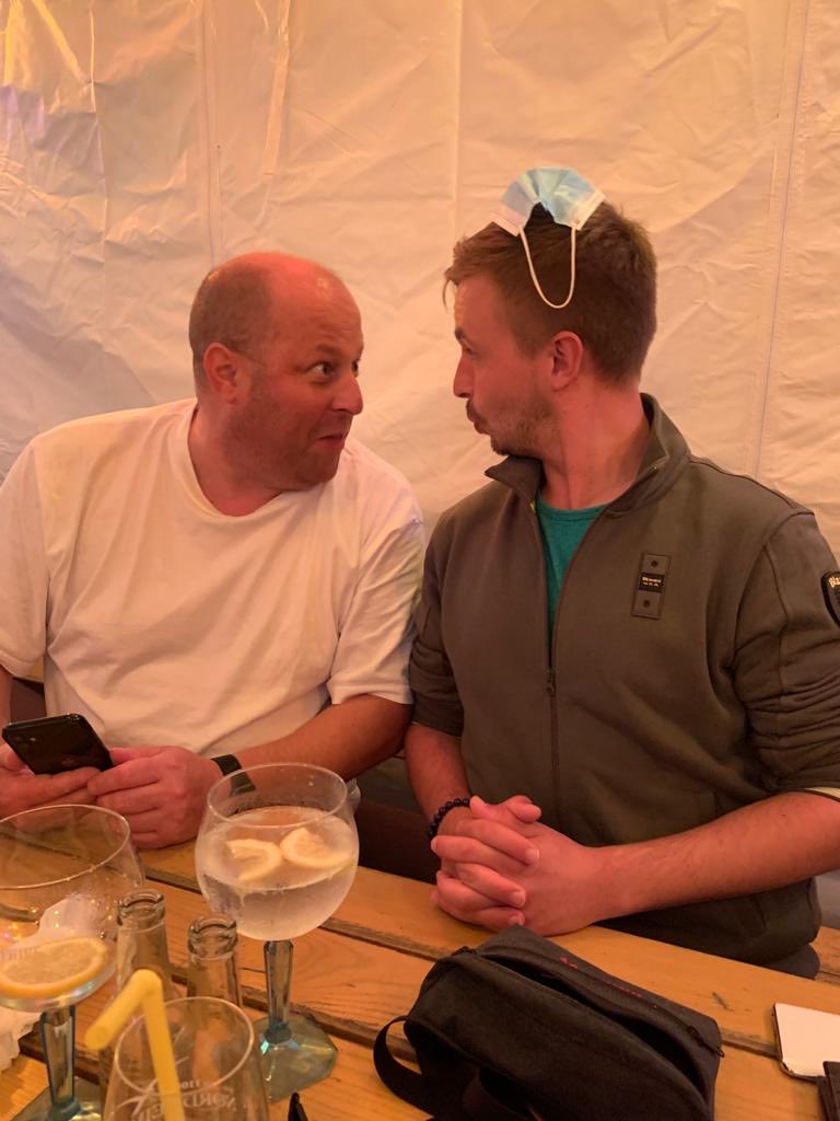 Steppo_de's tweet photo. @dieluschi Nein, war vor fünf Jahren dort 😎
War eine super Zeit, mit den Leuten. 
Klinik und Essen eher mies.
Aber jeden Abend „Gemütlich“ 
damals noch Kaminstüberl 😂
Wenn Du drin bist sag Patrick schöne 
Grüsse. 
Hab viel Spass und geht ordentlich 
Essen.
Foto anbei https://t.co/MW2J1H3sS6