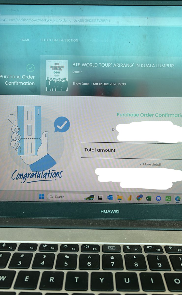 katakuri_stan's tweet photo. What’s fucked up is when I helped battling for the ticket for my sister and it went smoothly and successfully but while I went through hell and failed to get my own ticket (I only managed to get it because my friend sold an extra ticket she bought to me) 😂 #BTSinKL https://t.co/qVMOcZfwFY