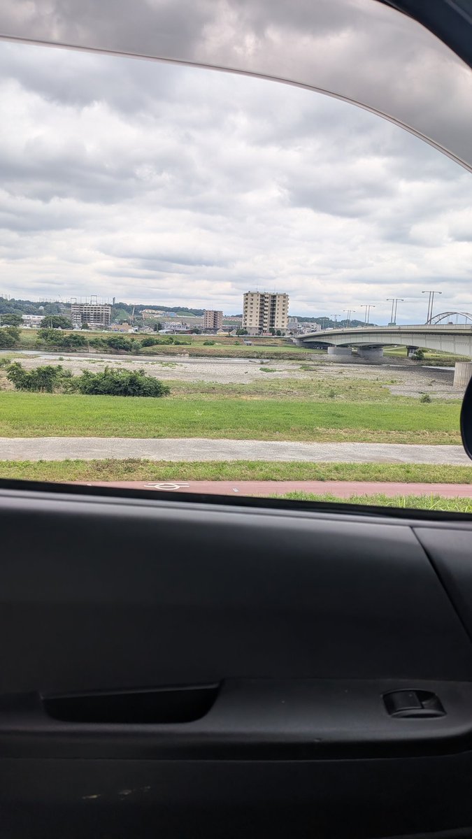 FSnakano's tweet photo. おはようございます
こちら川崎市
曇り空
の様な
晴れてる様な
薄曇と言う感じでしょうか

お店の方はふわっと暇な感じです

開店9時
閉店17時半💁
#企業公式が朝の挨拶を言い合う
 #企業公式相互フォロー
👇当店インスタ裏垢もフォロ
https://t.co/LoruzGKD36 https://t.co/ZwjSyHXn9s