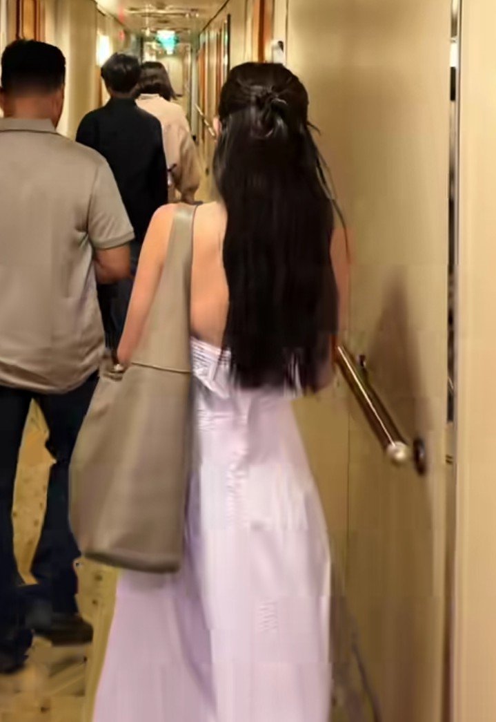 ashieton4life_'s tweet photo. Ashtine in a long dress, FANTASY!!! https://t.co/0P1TRnzZS9