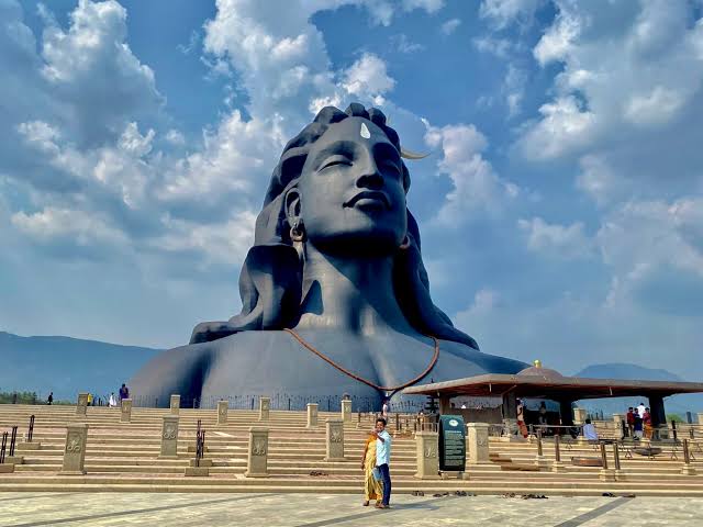 AishwaryaBaddie's tweet photo. Shiva is called Adiyogi, the first yogi who gave the humanity the science of yoga 

And the position Buddha sits is itself padmasana postion which is hindu practice https://t.co/PIj1GUvMFY