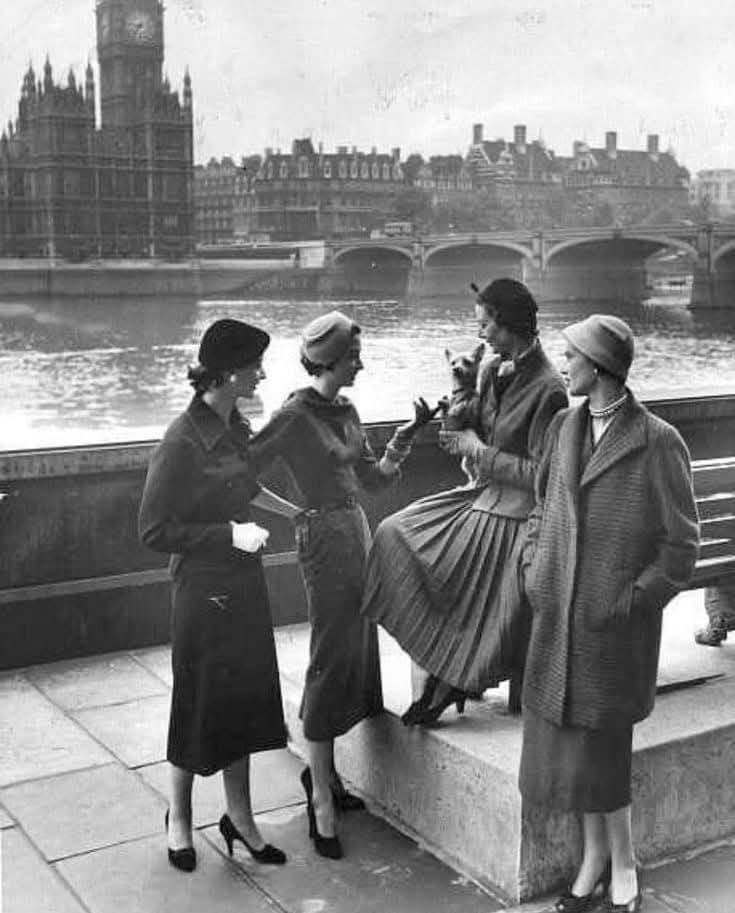 Lost___London's tweet photo. 1950s https://t.co/6FZAMo32Le