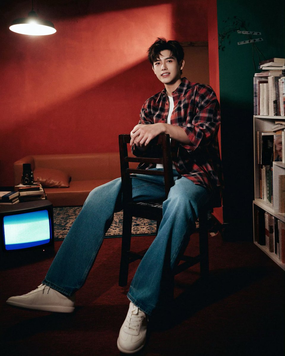 junglulall3's tweet photo. 오늘따라 말 걸면 쌩깔거 같은 체크셔츠 공대 오빠가 필요한 날입니다 https://t.co/06Ja8YSt61
