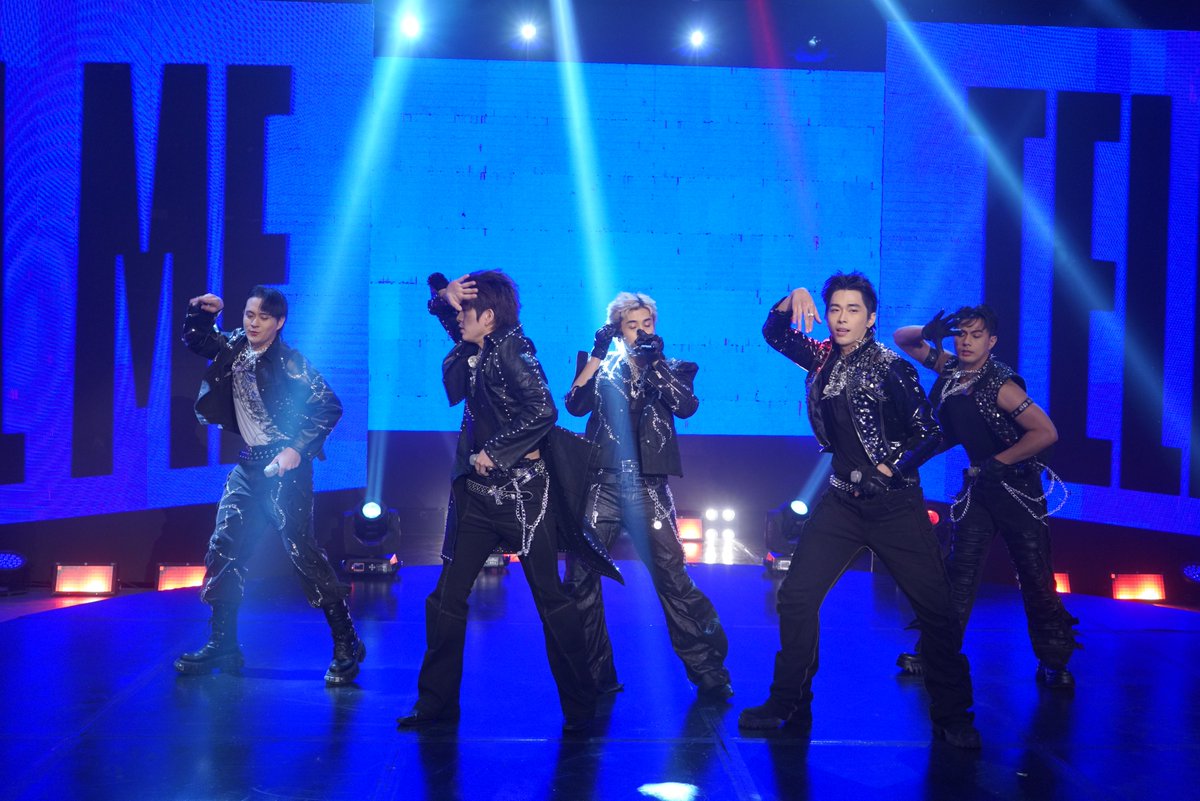 gmanetwork's tweet photo. Vocals, moves, and stage presence—#BGYO nailed it! 🔥

#ShowtimeMasayaJune
For more #ItsShowtime content, visit:
https://t.co/pNccllRyFz https://t.co/ULiGazDWLH