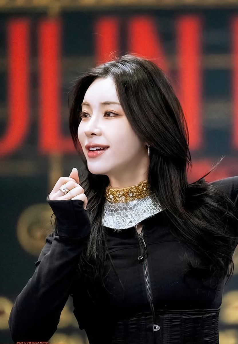 rp__0216's tweet photo. 대체 물랑때 무슨일이 일어나고잇엇나요..?(주어:미모 https://t.co/7YgsGesdgk