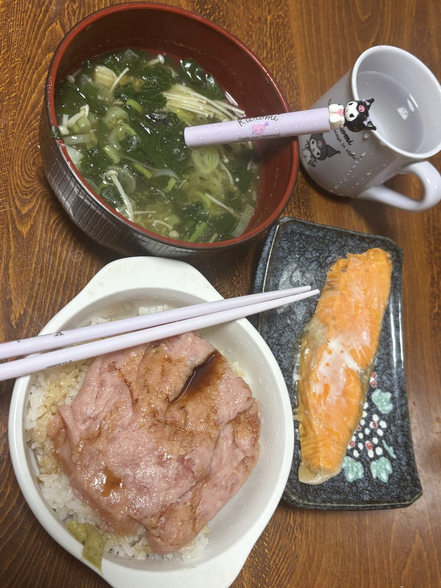 ayaneman01's tweet photo. はにゃ？
人工的な味がするネギトロだ( 'ᵕ' ; ) https://t.co/ryFhlo7KgK