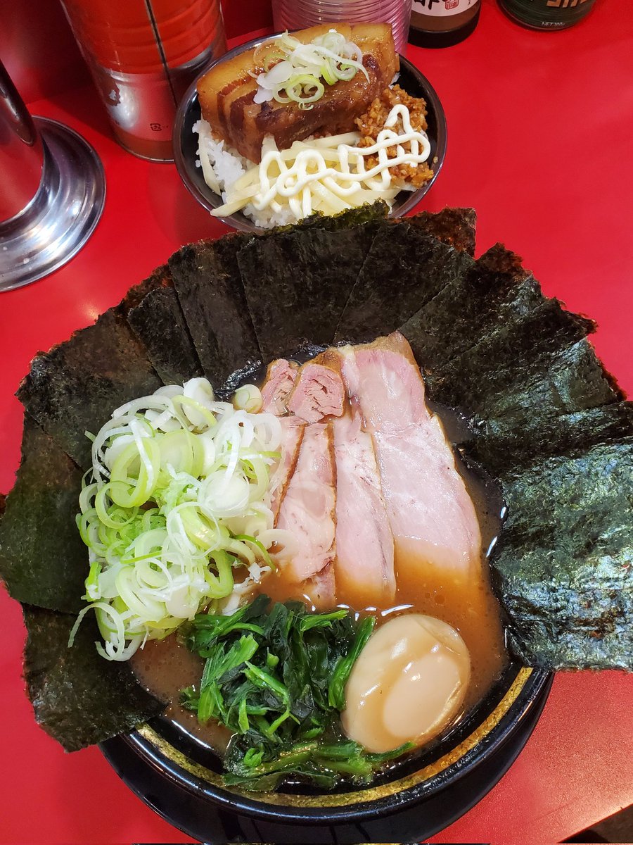 kkse_ssk's tweet photo. とらきち家 光
チャーシュー麺、のり増し、薬味ねぎ
角煮風ご飯

運良く初めての角煮

こう見えて歯がいらないタイプで
うっかり丸飲みしても安心設計笑

デフォチャーシューとの利き豚を
五感を使って楽しみました

ご馳走様でした https://t.co/lQc5I58YYe