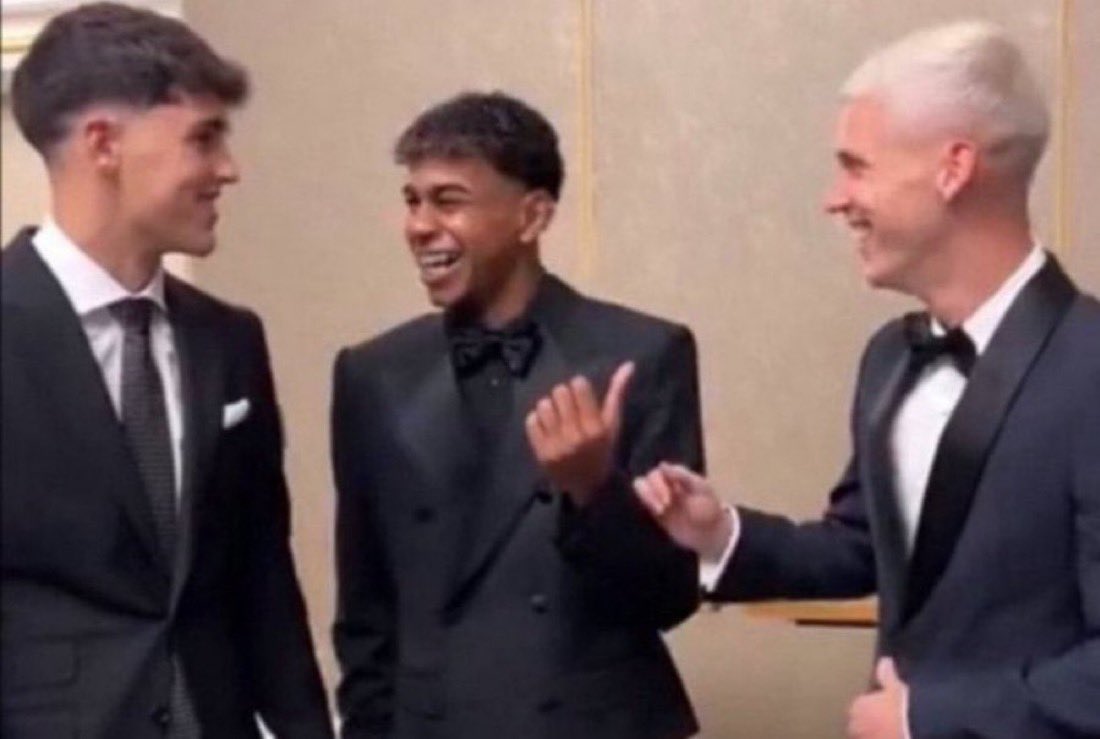 RealKashBoy's tweet photo. @MagicJohnson Your son is someone's wife now https://t.co/c0BZhbJ2Cg