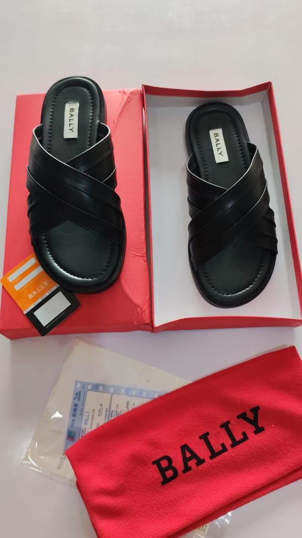 DankofaLuxeNG's tweet photo. Bally — clean, sharp, timeless.

Upgrade your everyday look without trying too hard.

₦50,000
Sizes 40–46
Ready 📦

DM to secure. https://t.co/FORWZHVZkJ