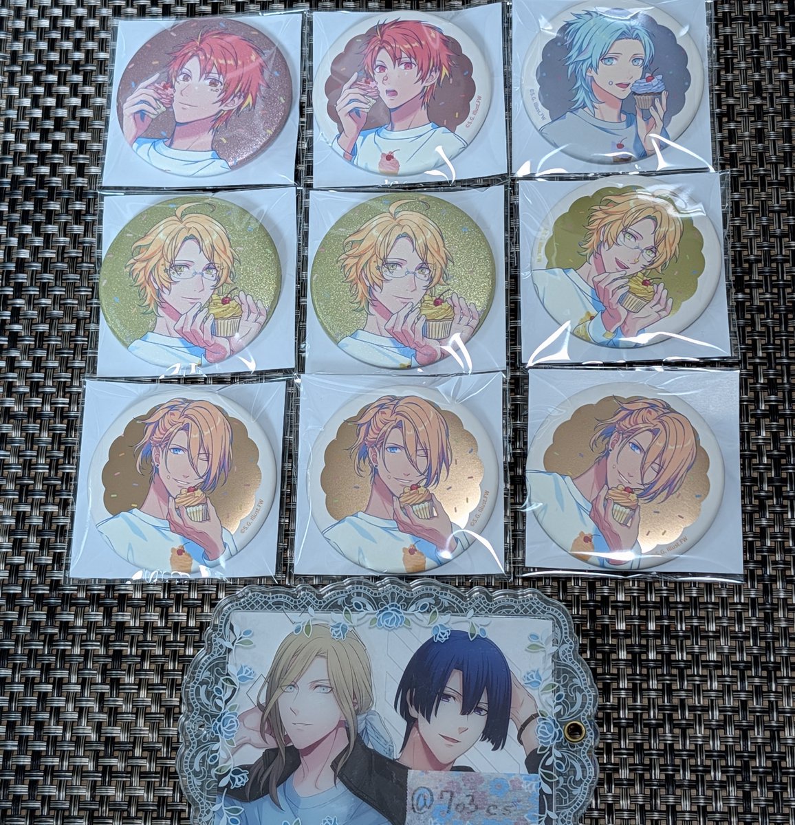 703cs's tweet photo. 【交換】うたプリ BGS 缶バッジ BE MY CUPCAKE ノーマル スペシャル

譲）
N：音也、那月、レン、藍
SP：音也1、那月2
ビジュカSP：嶺二

求）
N：真斗、カミュ(真斗と同数まで)
Special：真斗、カミュ
ビジュカSP：真斗

郵送orカルライ千葉手渡し希望です。検索からもお気軽にお声掛けください🌸 https://t.co/8bxaWh7BFj