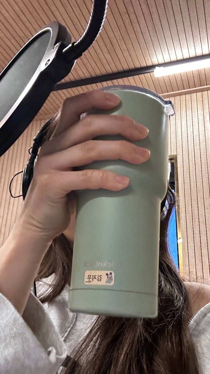 cherienotes's tweet photo. No me ven la cara pero tengo ojitos de enamorada porque estoy escuchando el #𝔉a͟n𝕥äsy𝔇igi𝕥a͟𝐥𝔖ing𝐥ǝ por quinta vez, que por cierto me acaba de confirmar y reafirmar que estoy súper firme para estar #𝔉o͞re𝕧erと𝐌o͞ns𝟽ǝrs porque son las mejores ¡Ni una sola canción mala! https://t.co/jfRE5rERkN
