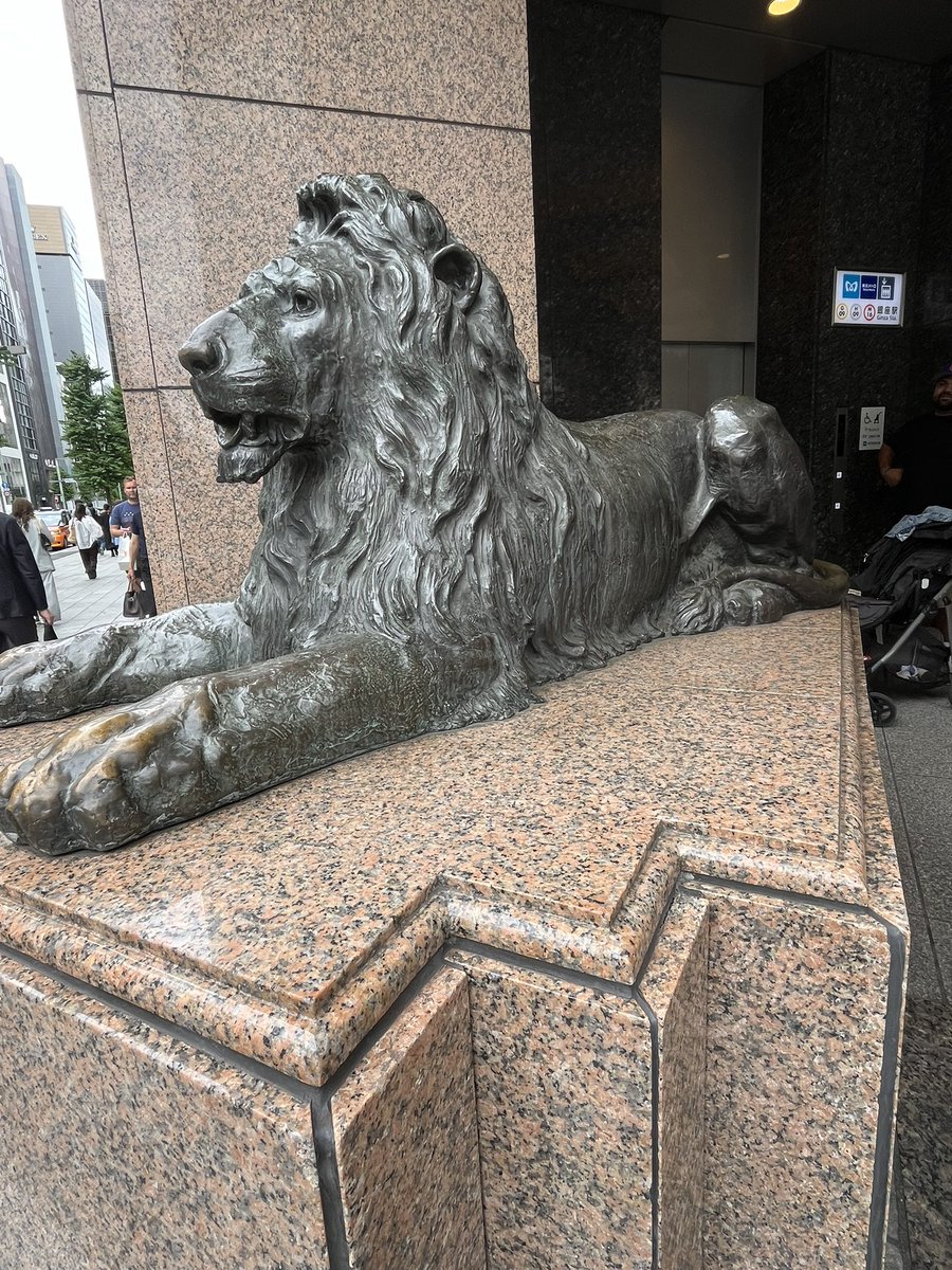 SmashingDaikon's tweet photo. 銀座三越様でお手洗い拝借。ここまで懇切クソ丁寧なウォッシュレットの使用方法説明書きは初めてみた。きっと水浸し事故がたはつしているのであろう。どなたか男子トイレの物証おなしゃす。 https://t.co/AL3zaB9mUX