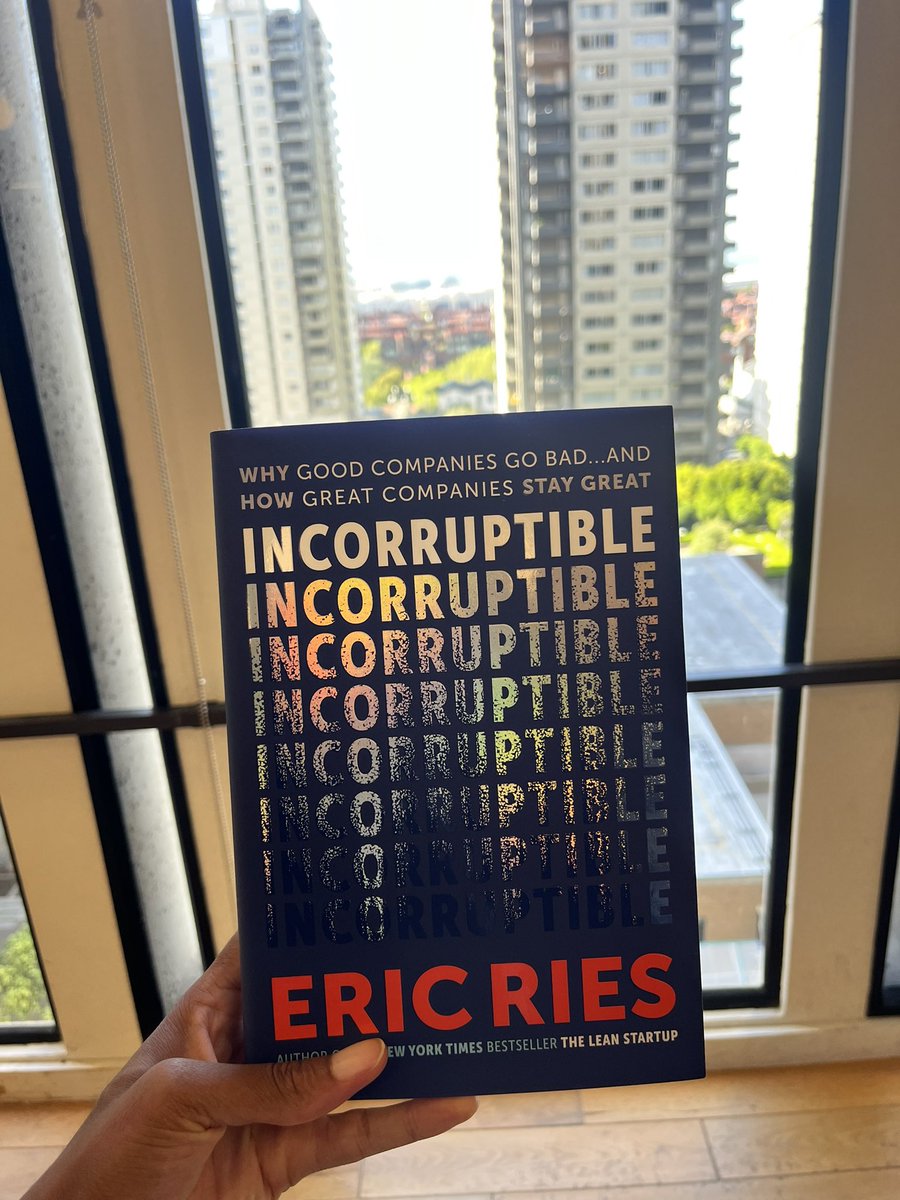 nonyeomd1's tweet photo. @ericries Even the blurbs are worth taking notes on. https://t.co/HVPMTdYfhl