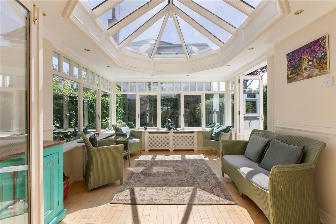 PropertiesDK's tweet photo. ♦️𝐅𝐎𝐑 𝐒𝐀𝐋𝐄♦️

41 Hampton Park, 
St. Helen's Wood, 
Booterstown, 
County Dublin, 
A94 X044

Ideal family home set in a tranquil cul de sac. Prime corner position, enviable all day sunny southwest orientation and a private aspect. 

📞 𝘿𝙖𝙥𝙝𝙣𝙚

https://t.co/U6kM3pQtaa https://t.co/1t8nEbtHL7